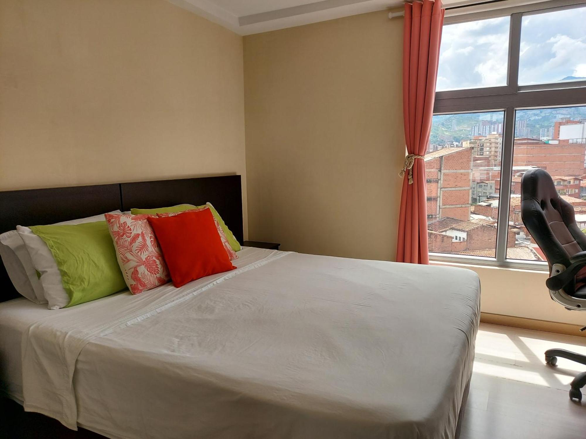 San Peter Apartments Medellin Bagian luar foto