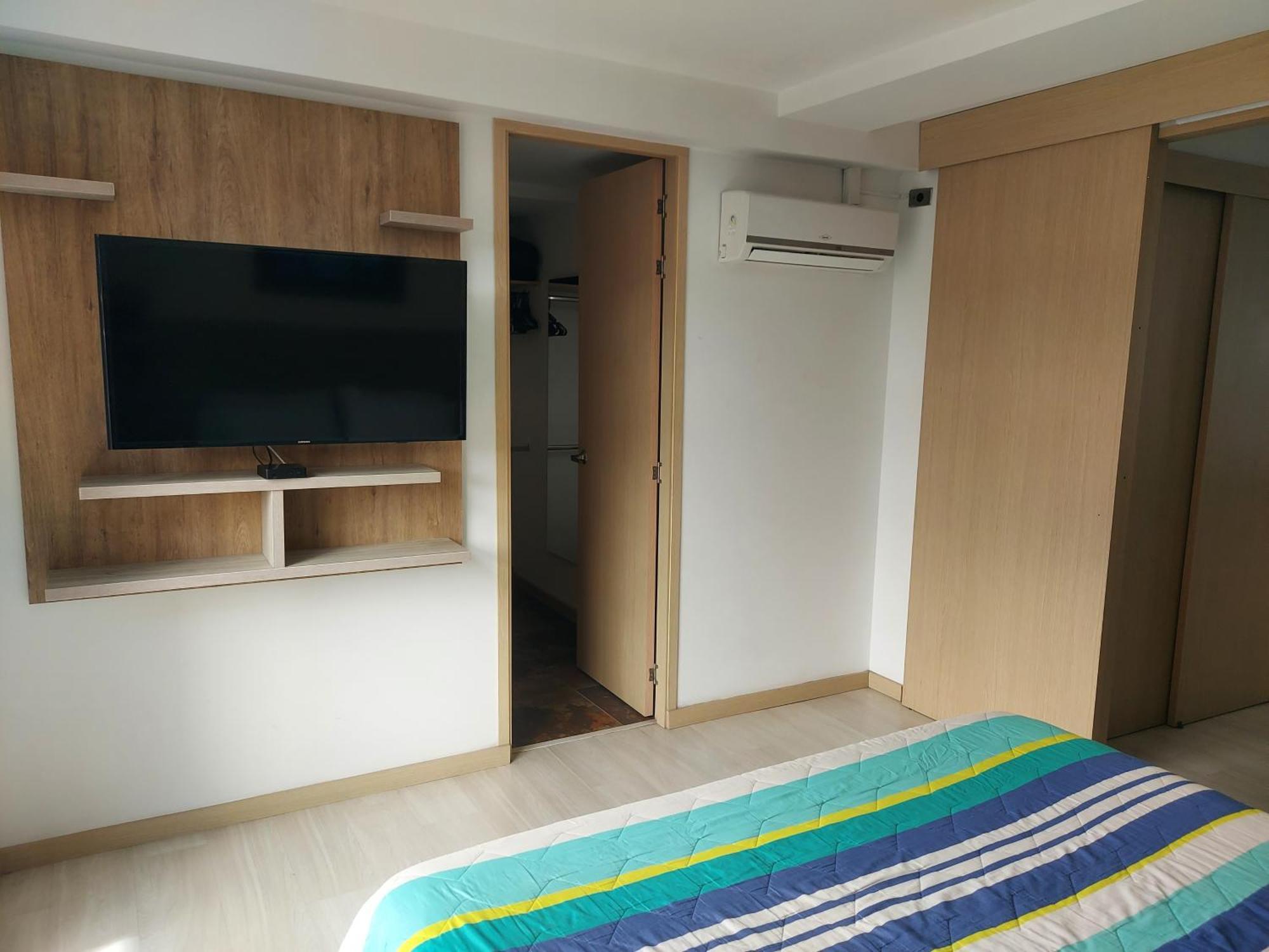 San Peter Apartments Medellin Bagian luar foto