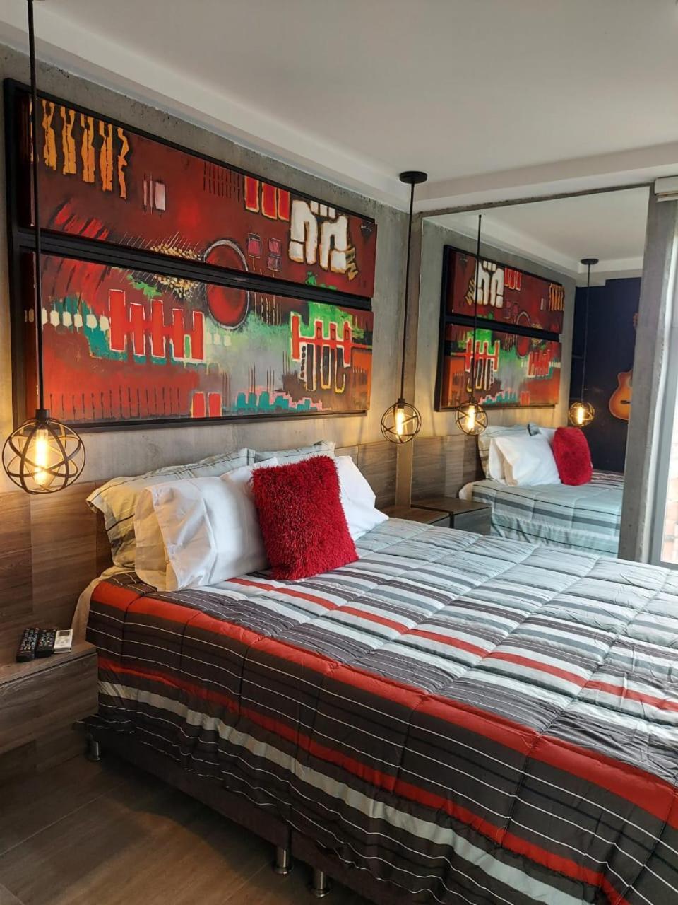 San Peter Apartments Medellin Bagian luar foto